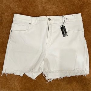 NWT 🏷✨EXPRESS MIDI High Rise Shorts (14) white🤍